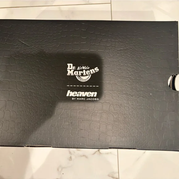 DrMartens X Marc Jacob Collab - Picture 5 of 9